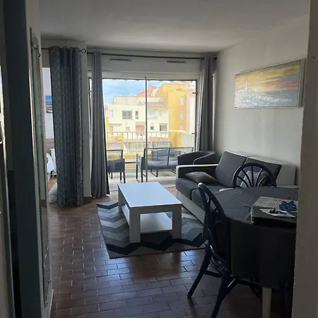 Apartment Centre Port Avec Piscine Et Parking, 4 Couchages, Terrasse Sud - Cap D'agde - Fr-1-749-61 *