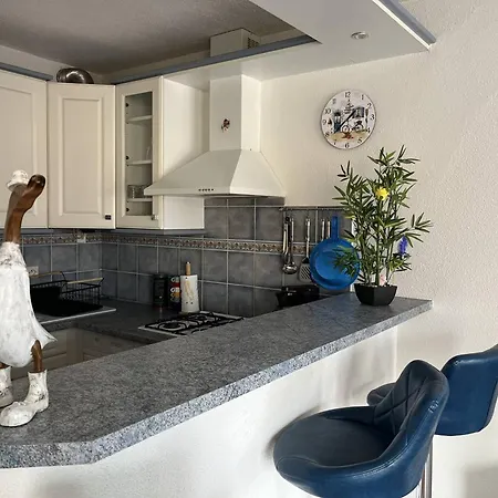 Centre Port Avec Piscine Et Parking, 4 Couchages, Terrasse Sud - Cap D'agde - Fr-1-749-61 Apartment *